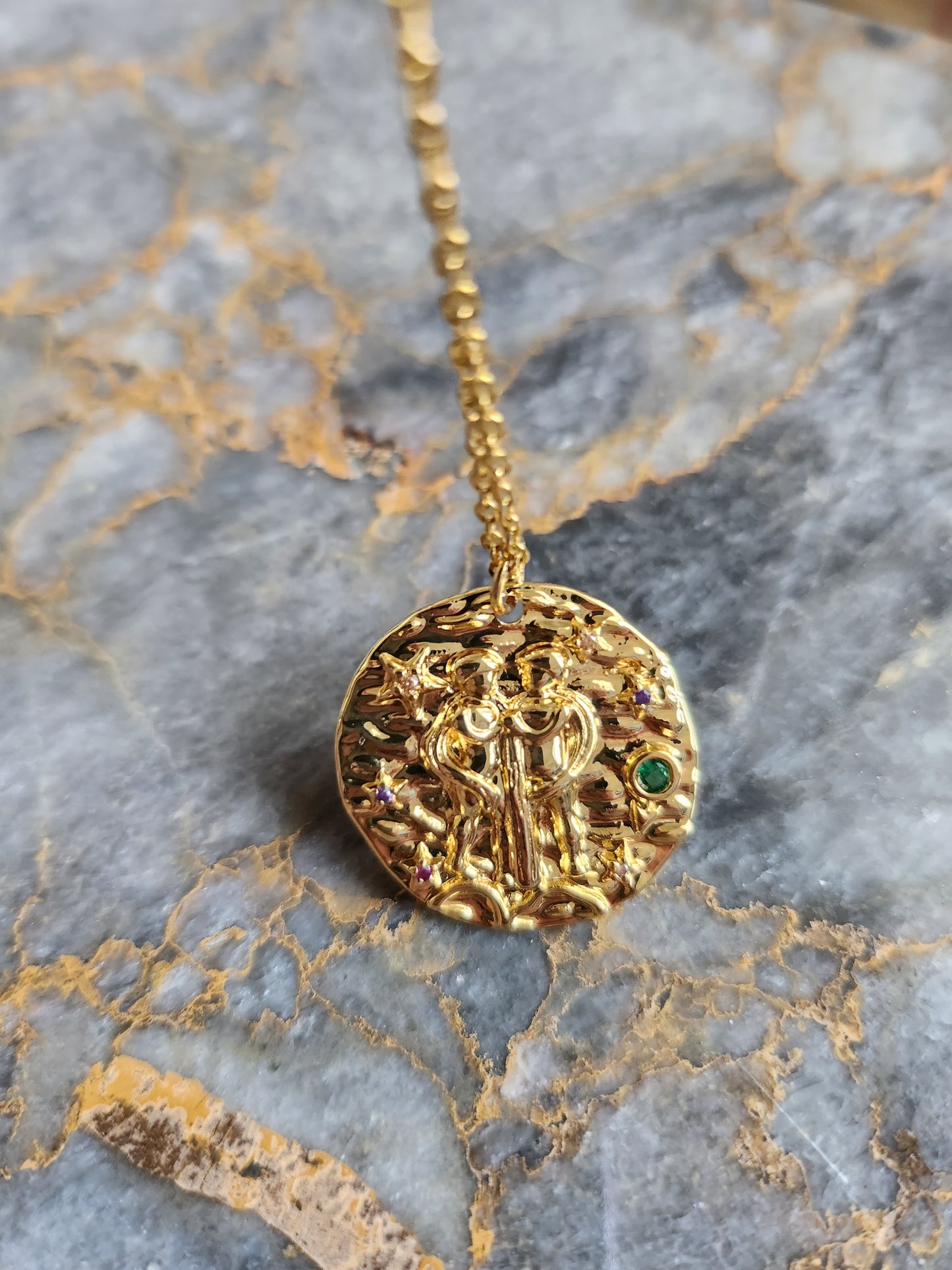 18k Gold Horoscope Signs : Gemini Necklace
